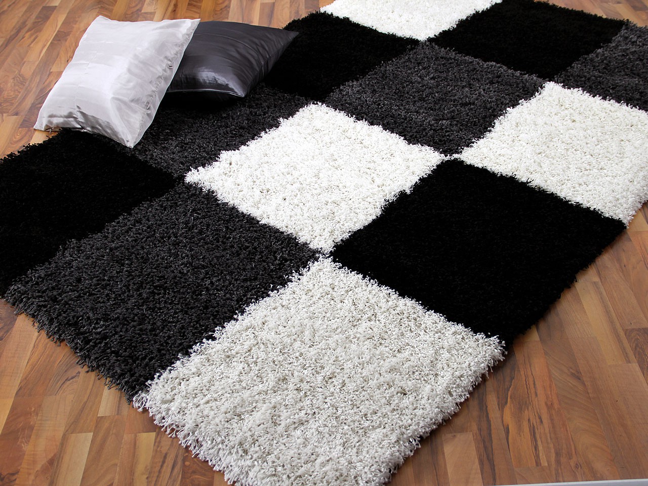 Hochflor shaggy designerteppich lounge schwarz weià karo teppiche ... Schwarz weiß teppich